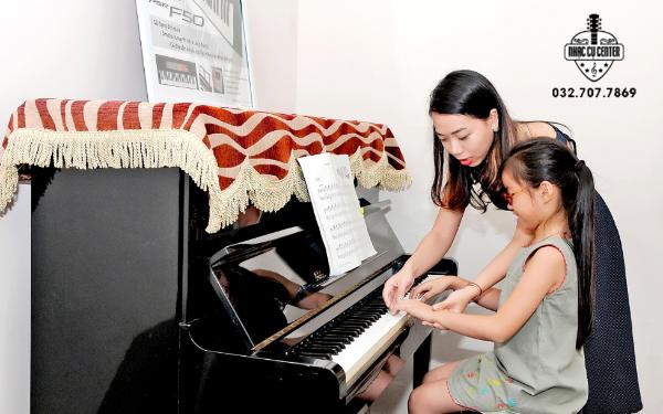 Piano điện phù hợp với ai?