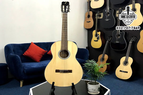 Phân khúc giá đàn guitar khá đa dạng từ sản phẩm cơ bản đến cao cấp