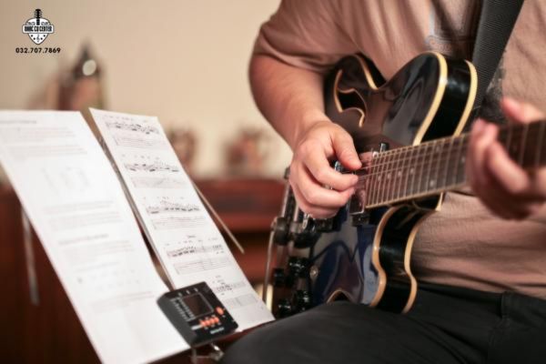 Tự học đàn Guitar tại nhà có nhiều ưu điểm