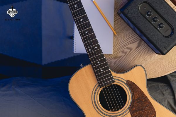 Dụng cụ và thiết bị thường dùng khi chơi Guitar Lead