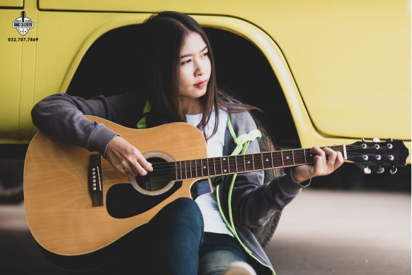 Đàn guitar acoustic là gì?