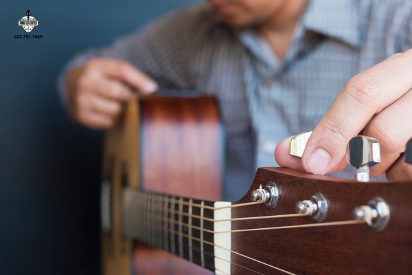 Hướng dẫn cách thay dây đàn Guitar Classic từng bước