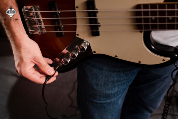Các bước cơ bản để chơi Guitar điện