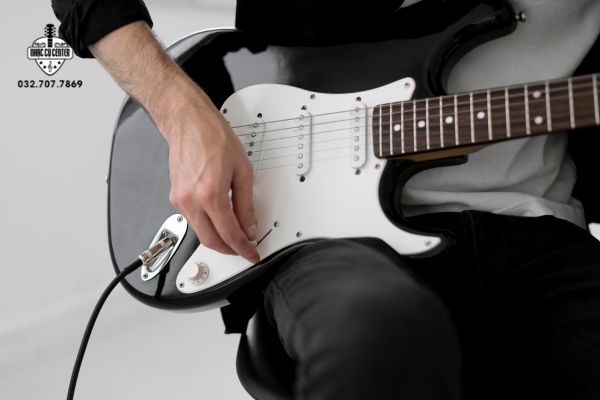 Cách thay dây đàn Guitar điện chuẩn, nhanh và dễ làm 1 Khi nào và vì sao nên thay dây đàn Guitar điện