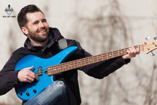 Lưu ý & mẹo để việc lên dây đàn Guitar Bass hiệu quả hơn