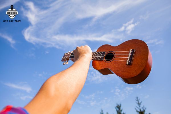Hướng dẫn đánh đàn Ukulele bài Happy Birthday dễ nhất 2 Cách đánh Ukulele bài “Happy Birthday”