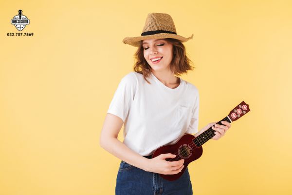 đánh đàn Ukulele bài Một Nhà thumbnail