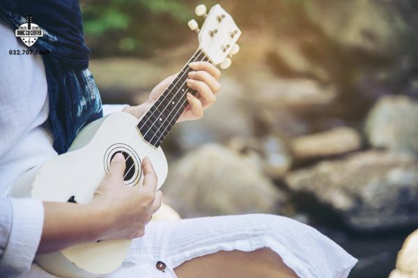 Kỹ thuật đánh Ukulele cơ bản & nâng cao