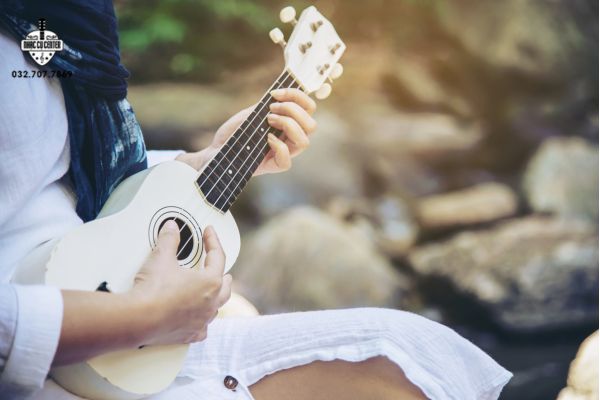 Hướng dẫn đánh đàn Ukulele bài Happy Birthday dễ nhất 3 Mẹo luyện tập & cover “Happy Birthday” trên Ukulele