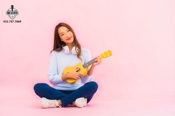 Hướng dẫn đánh đàn Ukulele bài Happy Birthday dễ nhất 4 Những lưu ý & cách biến tấu khi cover “Happy Birthday”