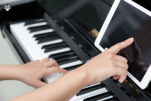 Khác biệt giữa thu âm piano điện và piano cơ